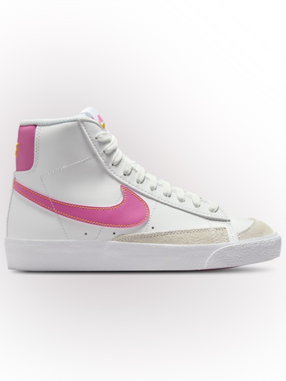 Nike Blazer Mid ‘77 Hightop Retro Sneaker White/Pink/Orange. Youth Size 4.5 Y
